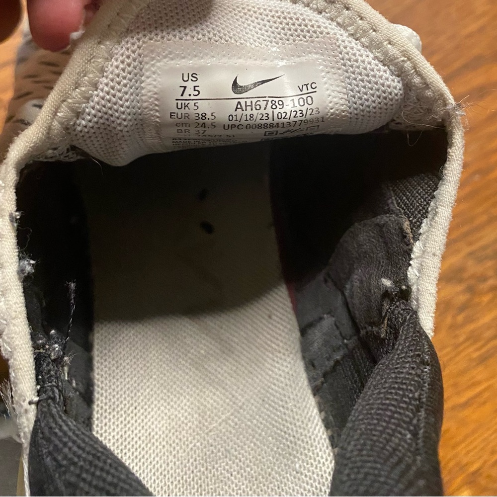 Nike Air Max 270 women’s sneakers - size 7.5 - Picture 5 of 8